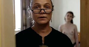 Ольга Понизова показала голые сиськи священнику