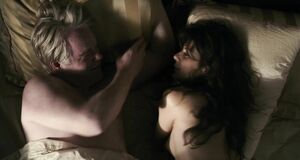 Интимная сцена на кровати с Марисой Томей