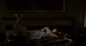 Интимная сцена на кровати с Джессикой Маре