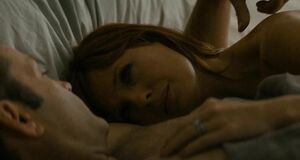 Интимная сцена на кровати с Келли Райлли