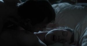 Интимная сцена на кровати с Анной Чиповской