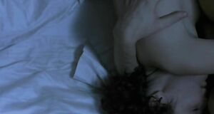 Интимная сцена на кровати с Одри Тоту