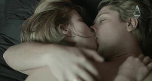 Интимная сцена на кровати с Лукерьей Ильяшенко