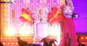 Ксения Собчак засветила сиськи во время выступления в новогодней программе «Призрак мыльной оперы»