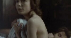 Екатерина Семенова засветила голую грудь