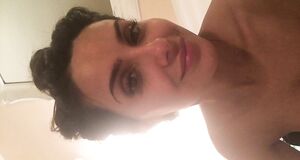 Украденное icloud видео с голыми сиськами Микаелы Хувер