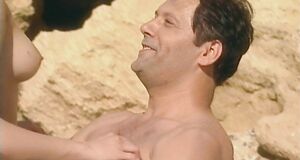Порно сцена с Ольгой Вечкилевой на пляже
