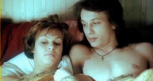 Татьяна Скороходова резвится под одеялом
